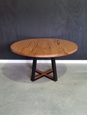 Round dining table 1
